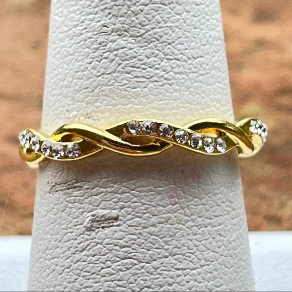 18k gold plated S925 silver twist “infinity” ring with encrusted CZ diamonds - Picture 2 of 5